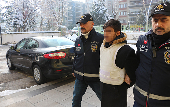 Vahim vaka: Kardeşini bıçaklayıp öldürdü! Annesini ise...
