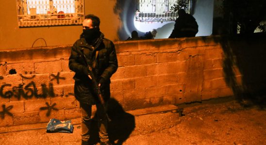 Adana'da bahçeye atılan ses bombası paniğe yol açtı