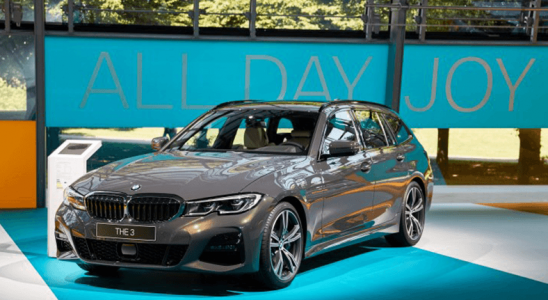 BMW’nin Yeni Jenerasyon Sürat Değişmezleyicisi, Taşıtı Kırmızı Işıklarda Otomatik Olarak Durduracak