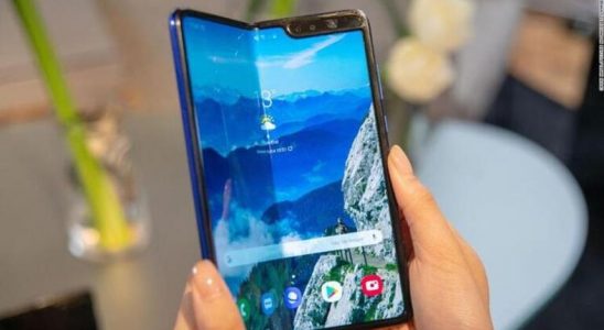 Samsung, 2. Jenerasyon Direnebilir Telefonu Geliştiriyor