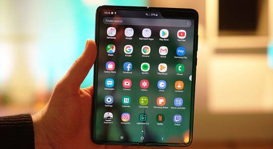 Samsung, Galaxy Fold'un Ekran Meselelerini Nihayet Düzeltti