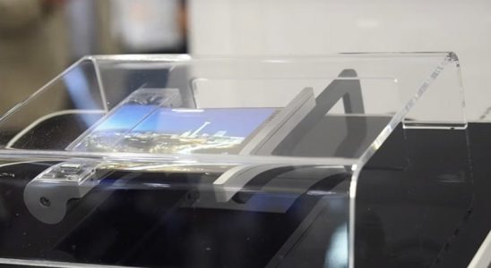 Sony'nin Yuvarlanabilir Ekranlı Katlanabilir Telefonu, 10x Yakınlaştırmaya Sahip Olacak