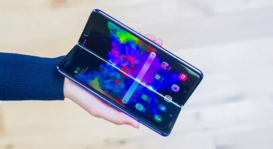 İddia: Samsung, Eksantrik Tasarımlı Bir Dayanabilir Telefon Yapıyor