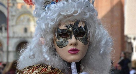 İtalya, Corona Virüsü Nedeniyle Venedik Karnavalı’nı İptal Etti