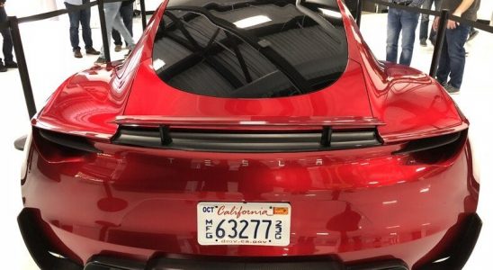 Tesla Roadster, SpaceX Motoruyla Baş Döndürücü Bir Hızlanmaya Kavuşabilir