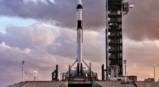 SpaceX, ABD Casus Uydusu Fırlatma Görevini Son Saniyede İptal Etti