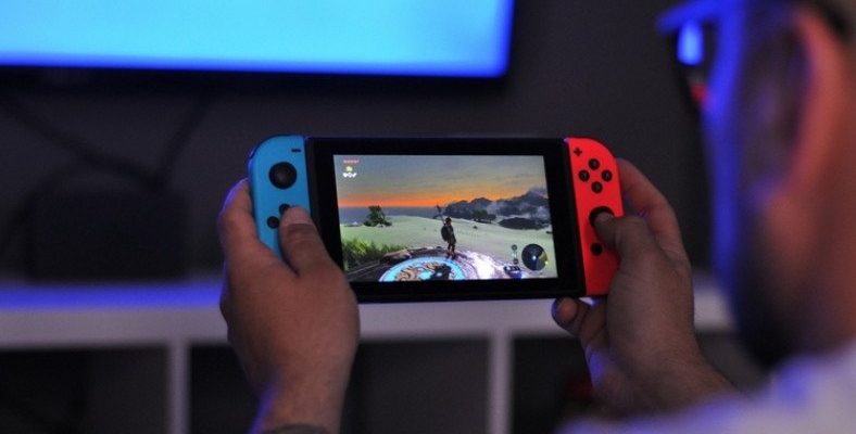 Qualcomm, Nintendo Switch Benzeri Bir Taşınabilir Oyun Konsolu Geliştiriyor
